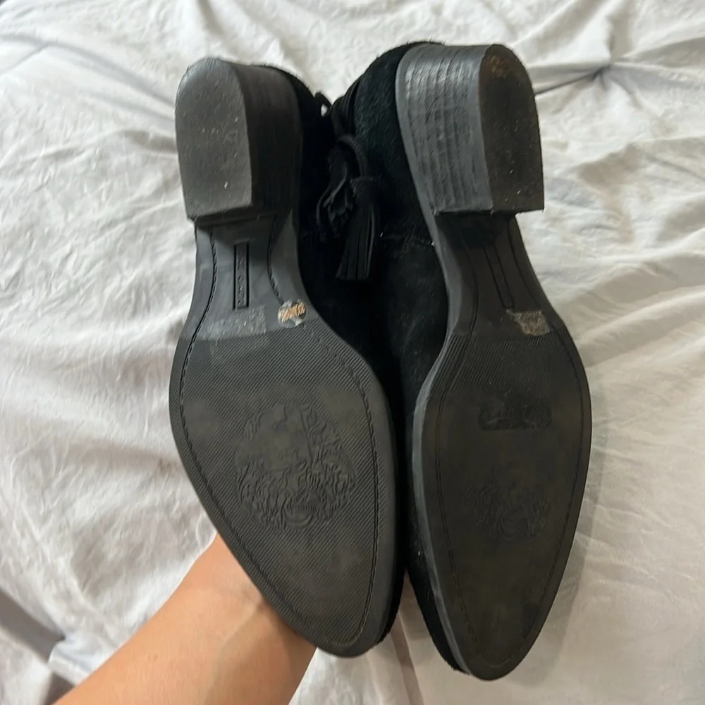 Vince Camuto Boots Womens Size 8:5 Black Ankle suede side zip